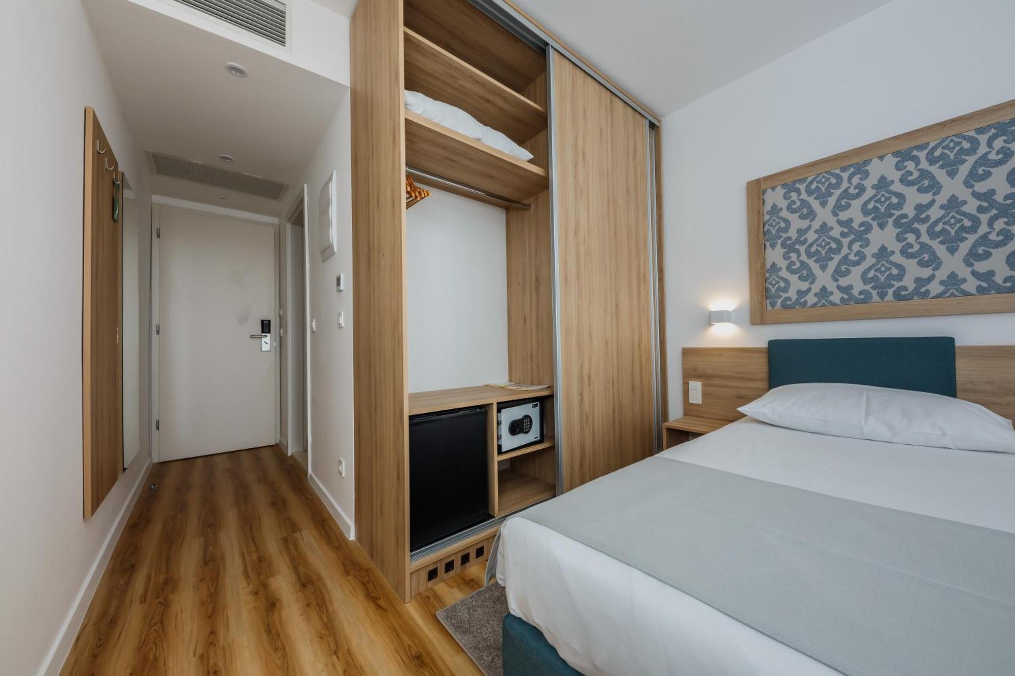 Hotel Medena Seget Donji Room photo
