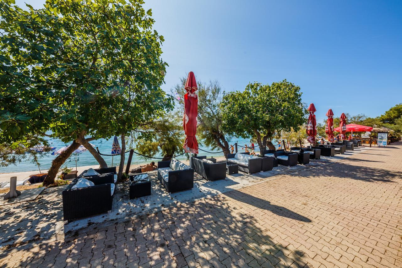 Hotel Medena Seget Donji Exterior photo